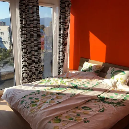 Kmheim, Cozy 103m2 Apartment, With 3 Bedroom And Covered Free Parking Place, Close To Center *